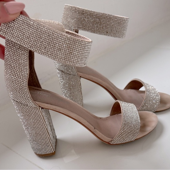 Jeffrey Campbell Lindsay show - Picture 3 of 9